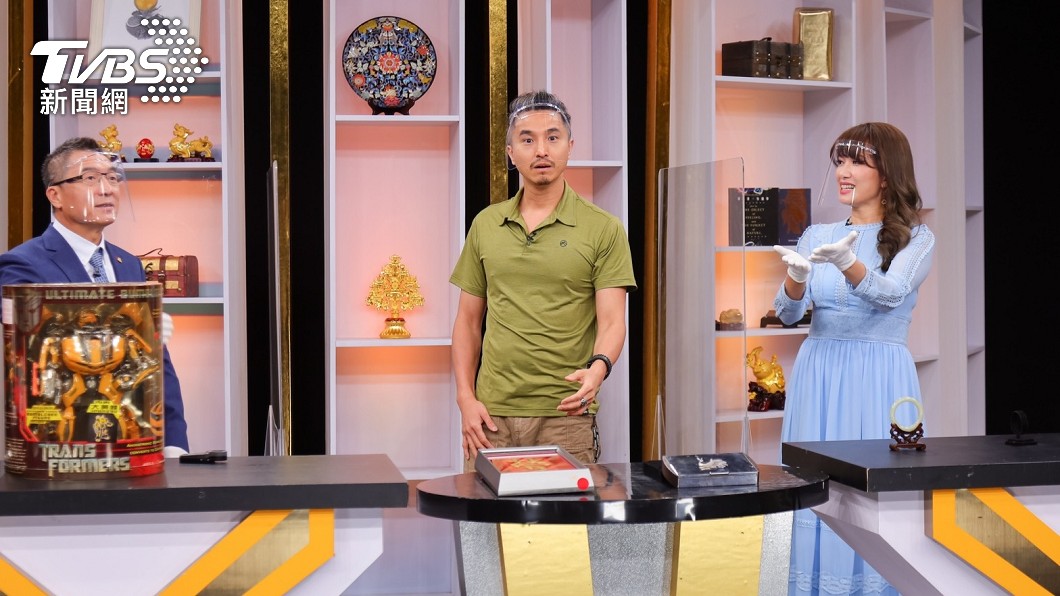 朋友贈錶鑑價結果驚呆,王少偉(圖中)說「這朋友交定了!」(圖/JET綜合台提供)