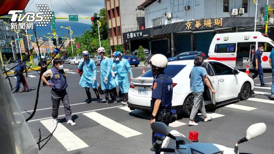 花蓮市區驚傳槍響！毒販拒臨檢加速逃逸　警連開8槍制止