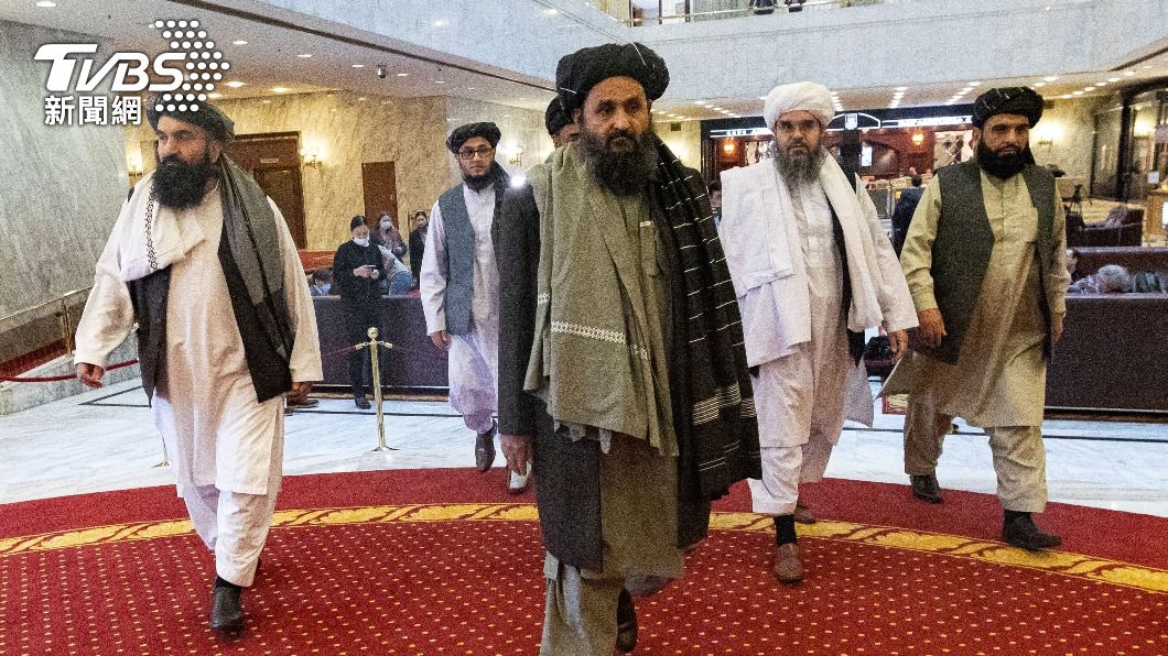 （中）巴拉達爾（Mullah Abdul Ghani Baradar）。（圖／達志影像路透社）
