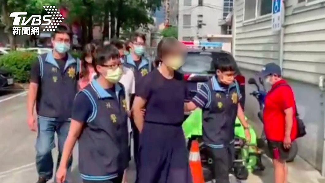 房仲業者遭警方逮補。(圖/TVBS)