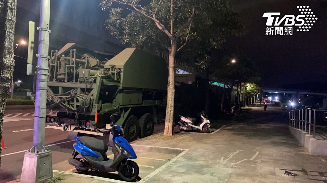 國軍愛國者三型飛彈,深夜在木柵動物園周邊演訓。(圖/TVBS)