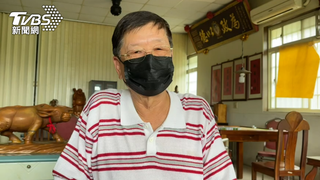 侯先生說，鬼月拍到瀑布疑似出現「鬼影」，讓他感覺有點毛毛的。（圖／TVBS）