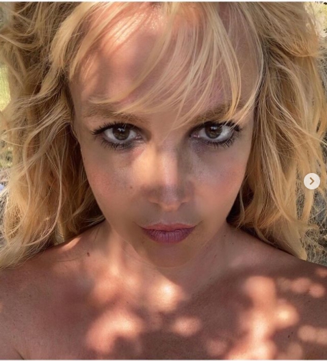 小甜甜布蘭妮頻繁在社群平台公開美照。(圖/翻攝自Britney Spears Instagram @britneyspears)