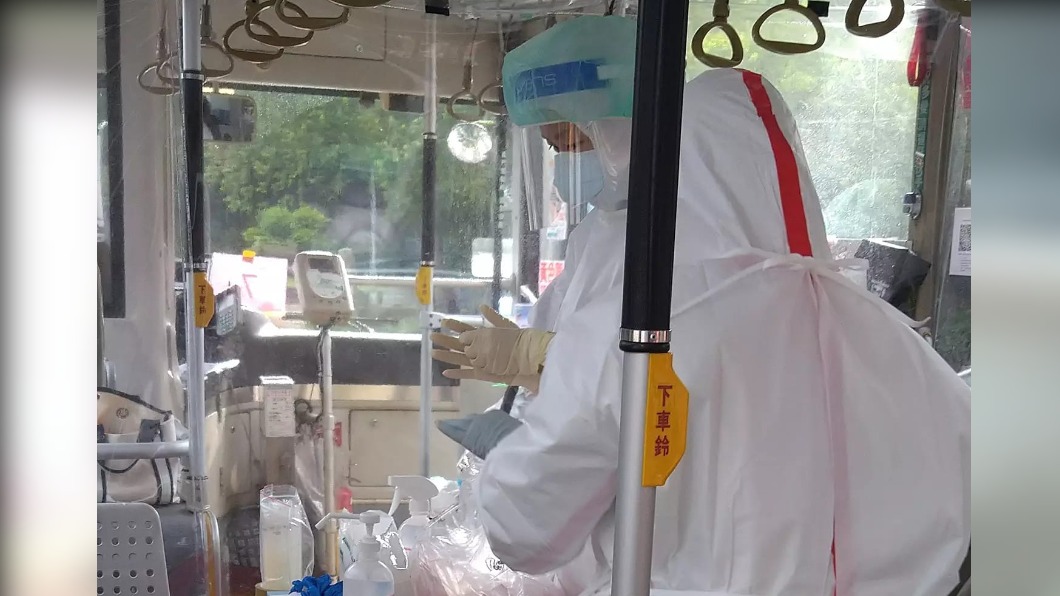 姜冠宇認為防疫公車,是所有任務裡面,遇上外來Delta病毒株風險最高。(圖/翻攝姜冠宇臉書)