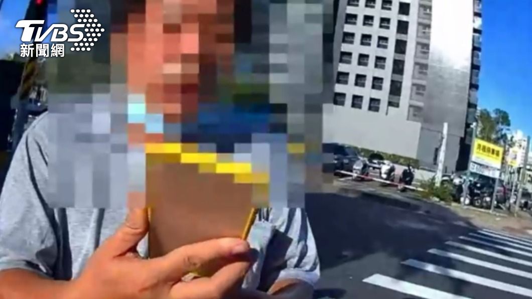 違停男移車飄酒味挨罰 怒開直播控警設局害百姓