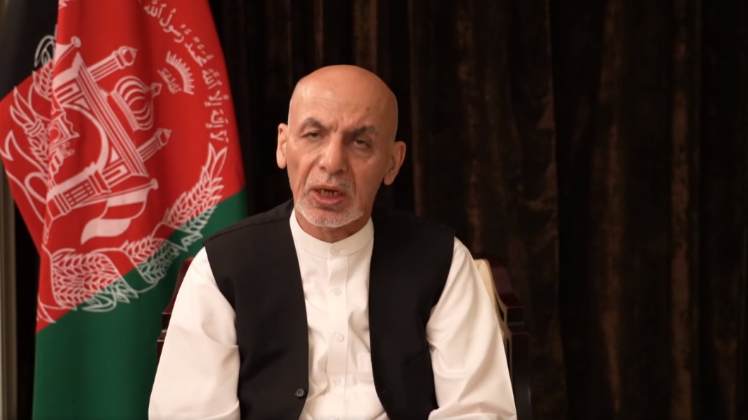 甘尼於臉書公開影片澄清自己並未攜巨款逃亡。(圖/翻攝自Ashraf Ghani Facebook)