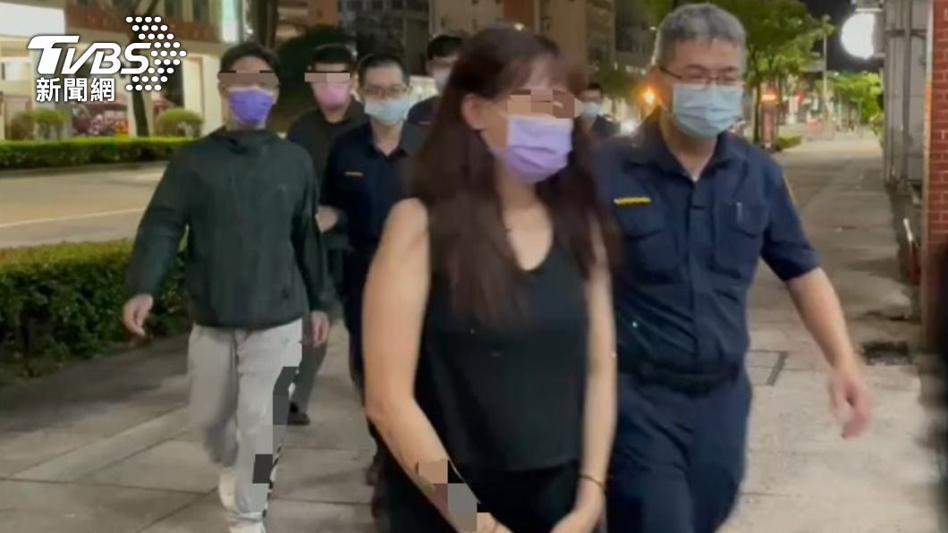 高雄美容館暗藏春色，警破門逮人。（圖／TVBS）