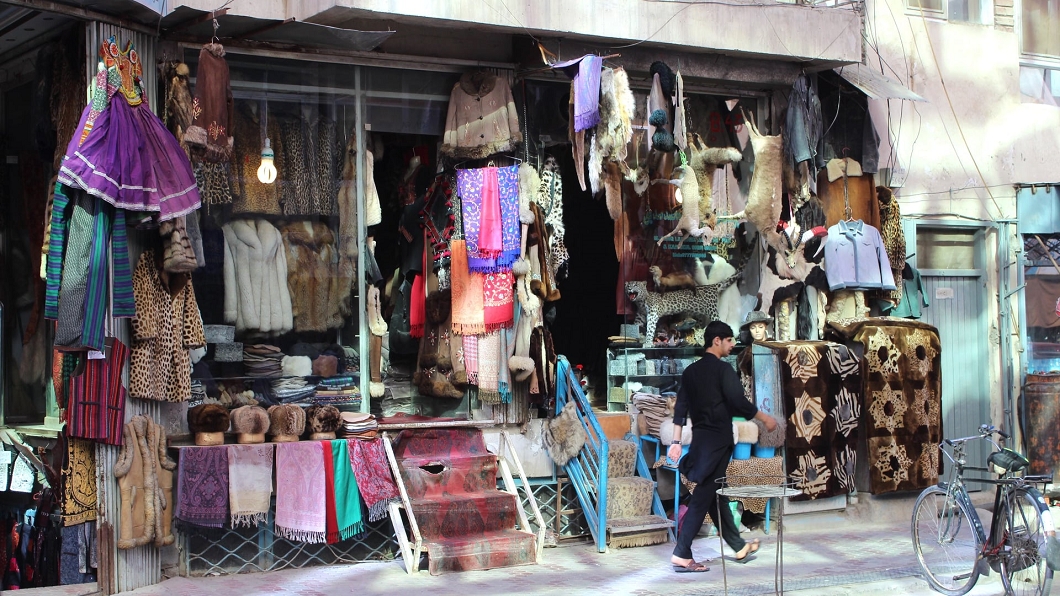 著名的喀布爾雞街 (Chicken Street),這裡是1970年代西方青年的嬉皮天堂與大麻街。(圖/Hanming Huang授權使用)