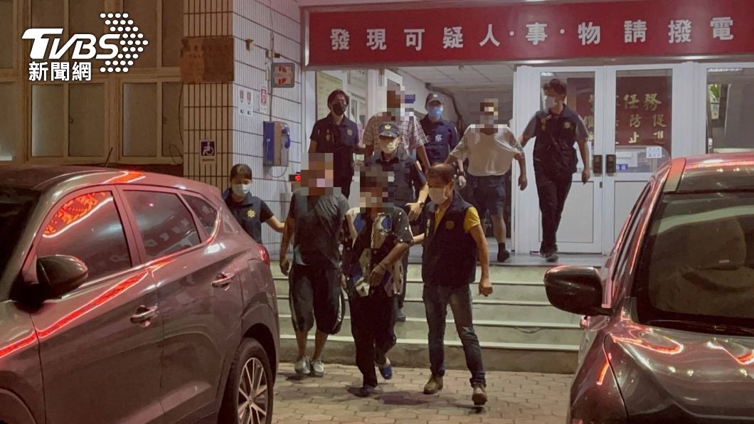 警方偵訊後,將賭場陳姓負責人、把風等4嫌,依賭博罪移送法辦。(圖/警方提供)