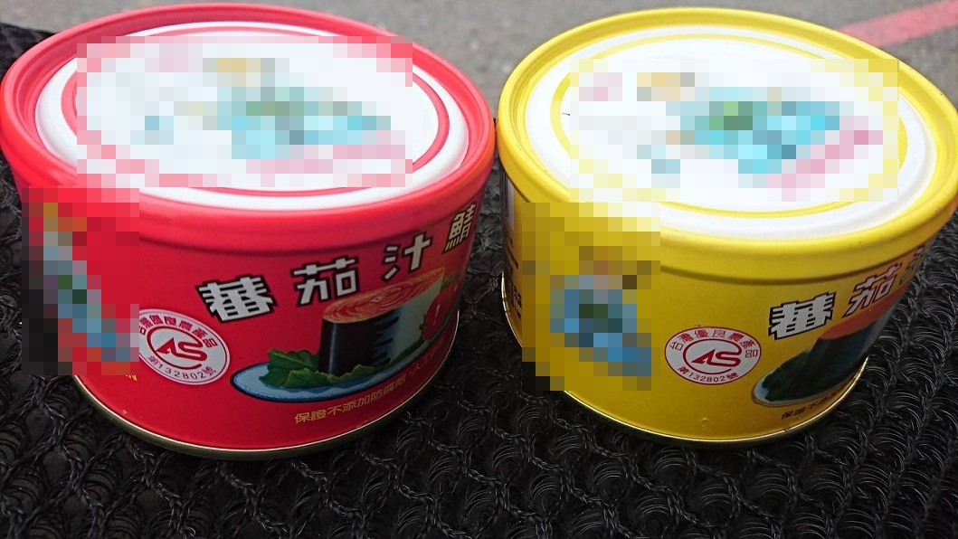 有專業網友分享會有兩款不同顏色包裝是因為南北差異,(圖/翻攝自爆廢公社)
