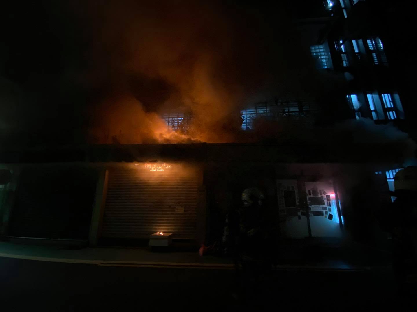 大火導致保護傘餐廳損失慘重。(圖/翻攝自保護傘臉書)