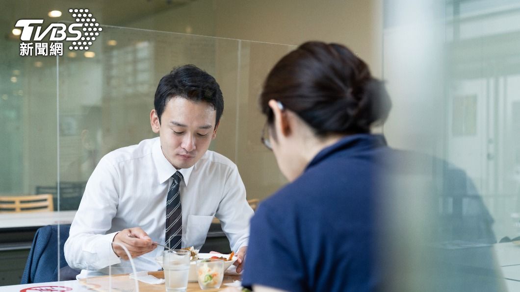 餐廳、學校設隔板增染疫風險? 專家:阻通風、病菌集中