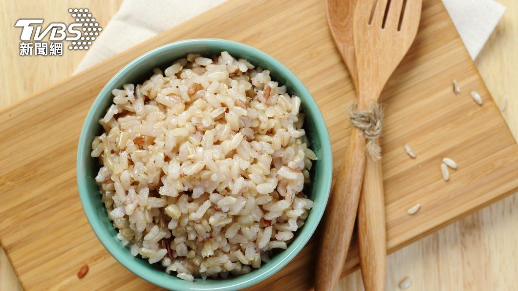 七號餐減肥法主要以糙米飯為主。(示意圖/shutterstock達志影像)