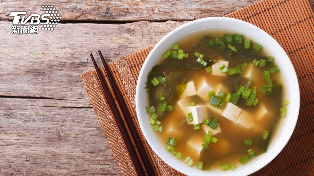 進行七號餐後期,可以漸漸恢復正常飲食搭配味增湯。(示意圖/shutterstock達志影像)