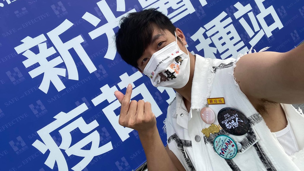 歡迎見證我成為高端人士!焦糖首日衝往接種疫苗打臉酸民