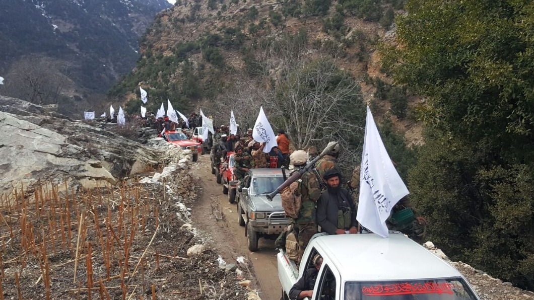塔利班武裝份子前往潘傑希爾河谷畫面曝光。(圖/翻攝自 اسلم خان تنولی 推特 @aslamkhantanoli)