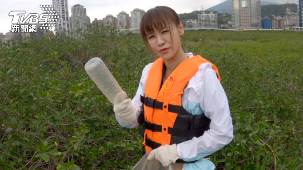 頂6度低溫「赤腳溯溪」 女星險凍僵:完全沒知覺