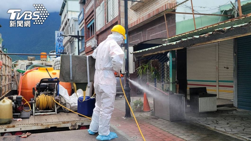 新北確診者花蓮參加宗教活動 鳳林火車站周邊清消