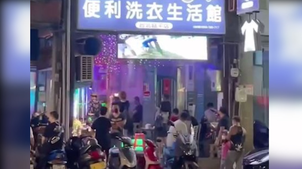 現場聚集超過20位民眾。（圖／翻攝自我是社子人 臉書）