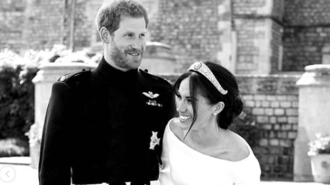 梅根再婚嫁給哈利王子後，便掀起不少爭議。（圖／翻攝自sussexroyal IG）