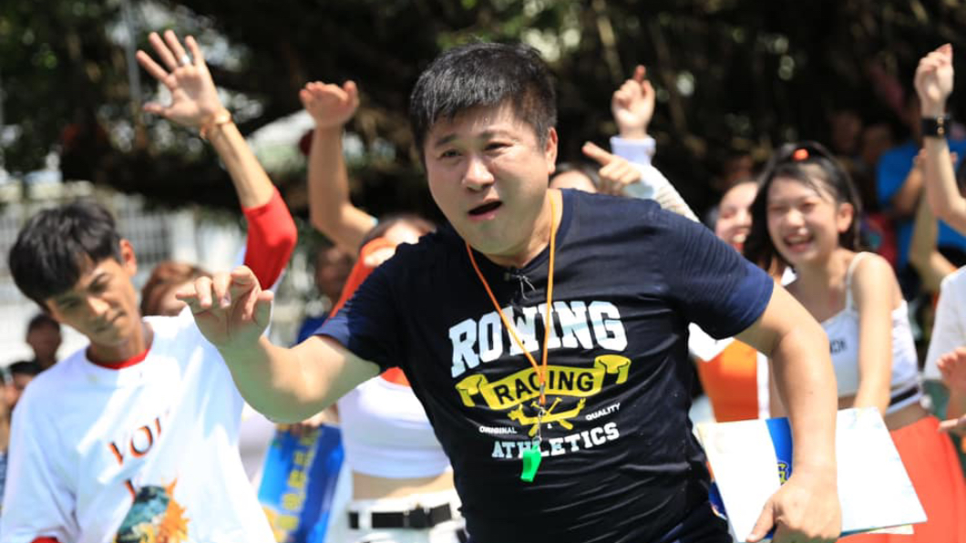 胡瓜被稱為「綜藝大哥」。(圖/翻攝自綜藝大集合Facebook)