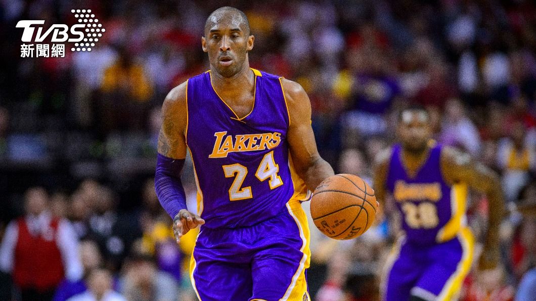 懷念！Kobe逝世兩週年　失事地豎愛女相視雕像