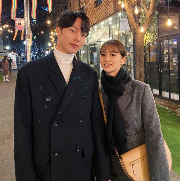 張基龍和惠利主演《我的室友是九尾狐》。(圖/翻攝自juanxkui IG)
