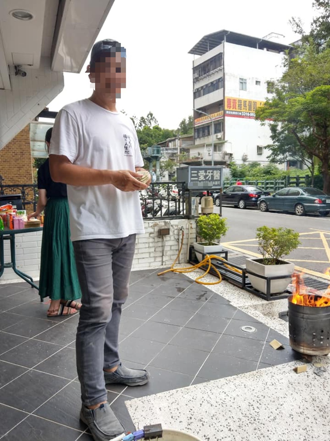 馬姓醫師承認強吻病患還表示情不自禁。(圖/翻攝自馬姓醫師Facebook)