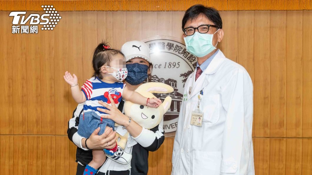 母捐腎救女！患罕病出生不久就洗腎　2歲童重獲新生