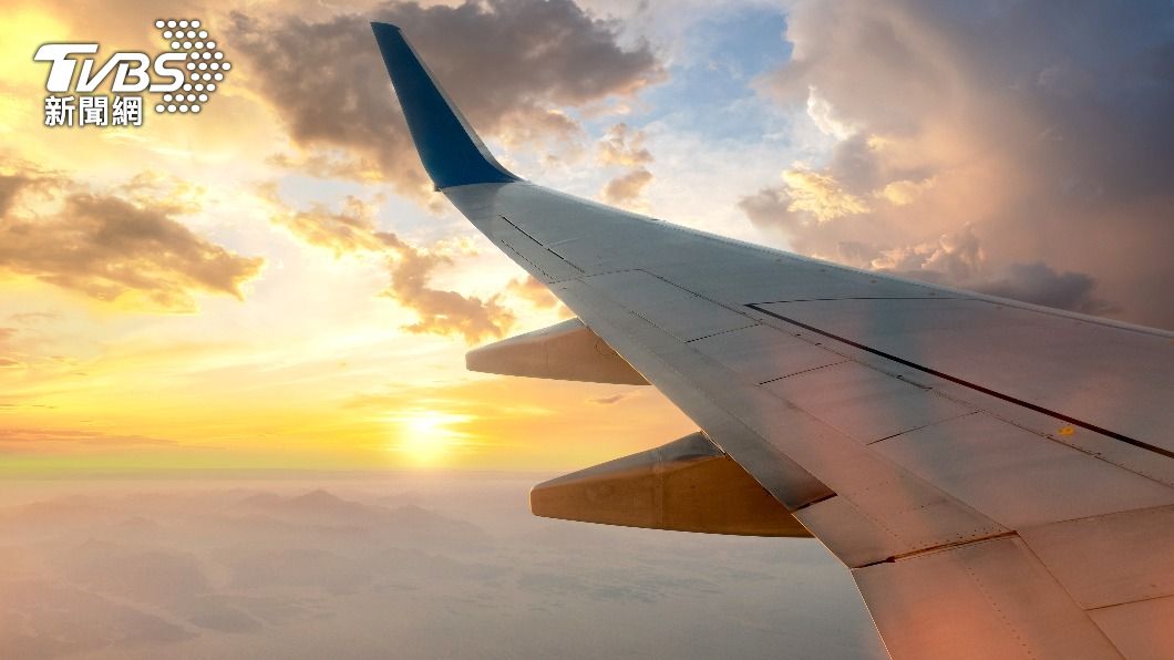 飛機座位怎麼挑?飛行員曝:選「這座位」意外時能保命!