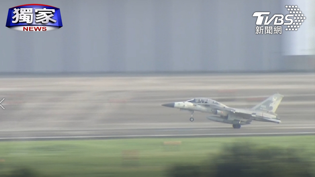 空軍25日上午在屏東空軍基地內進行漢光37號演習預演。（圖／TVBS）
