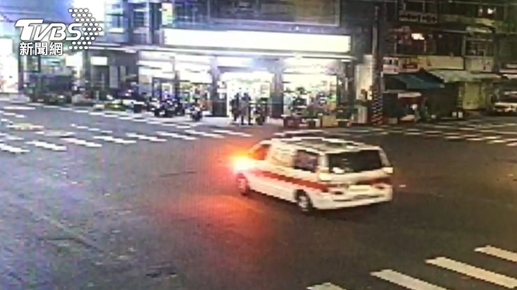 黃男雖恢復生命跡象,仍在昏迷中。(圖/TVBS)