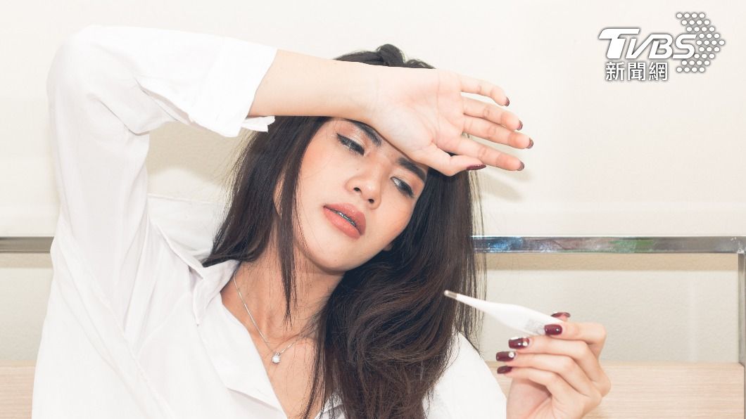 發燒中的病人不適合打高端疫苗。（示意圖／shutterstock達志影像）