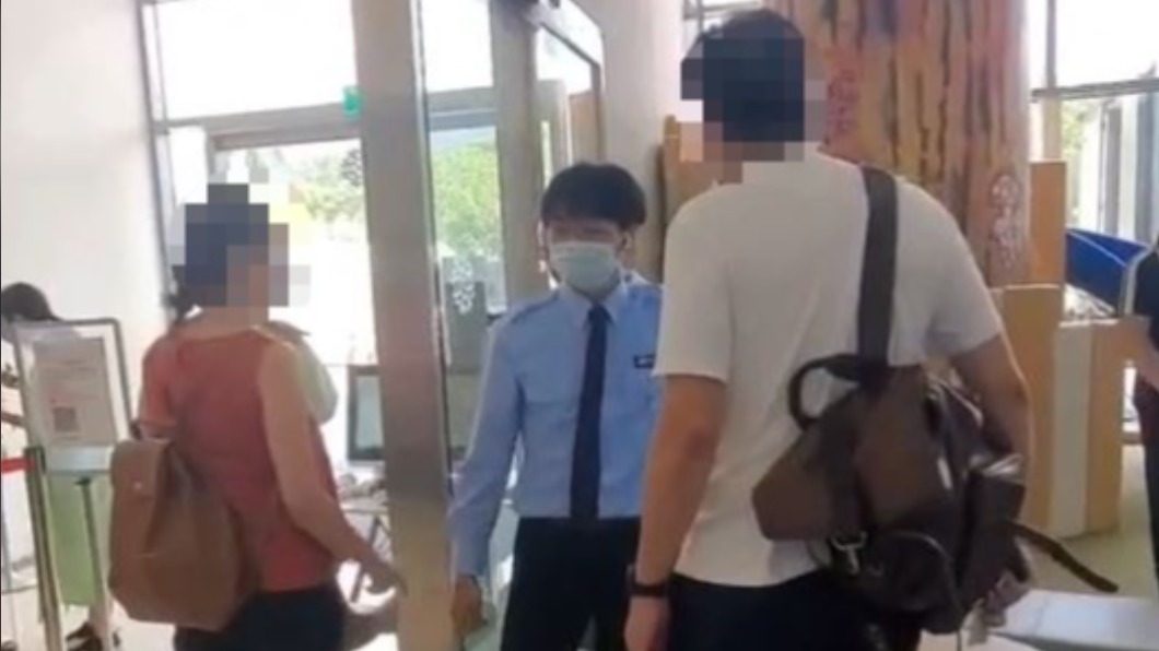 警衛協助阻止衝突。（圖／當事人提供）
