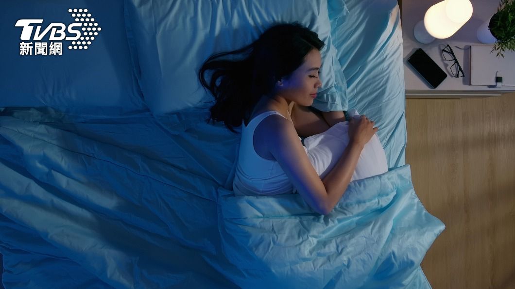 每增加1小時睡眠，就能降低染疫風險。（示意圖／shutterstock達志影像）
