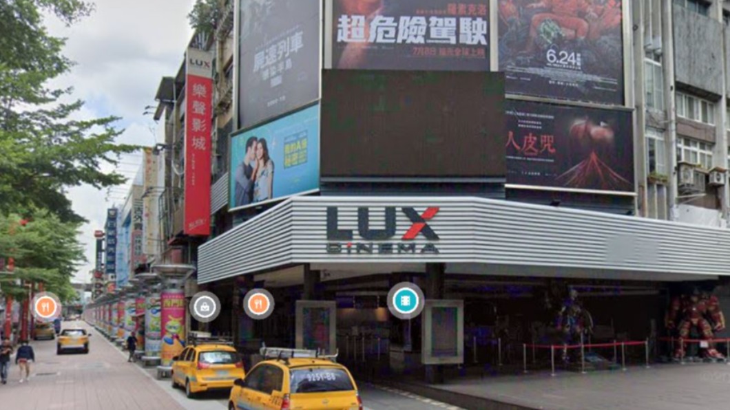 台北市電影院規範,不得販售食物,民眾也不得在內飲食。(圖/翻攝Google Map)