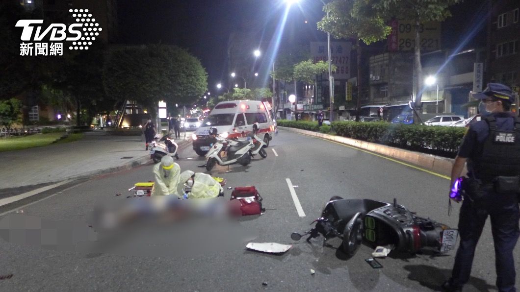 疑聚餐飲酒後騎車返家 騎士失控撞緣石彈飛重創頭部亡