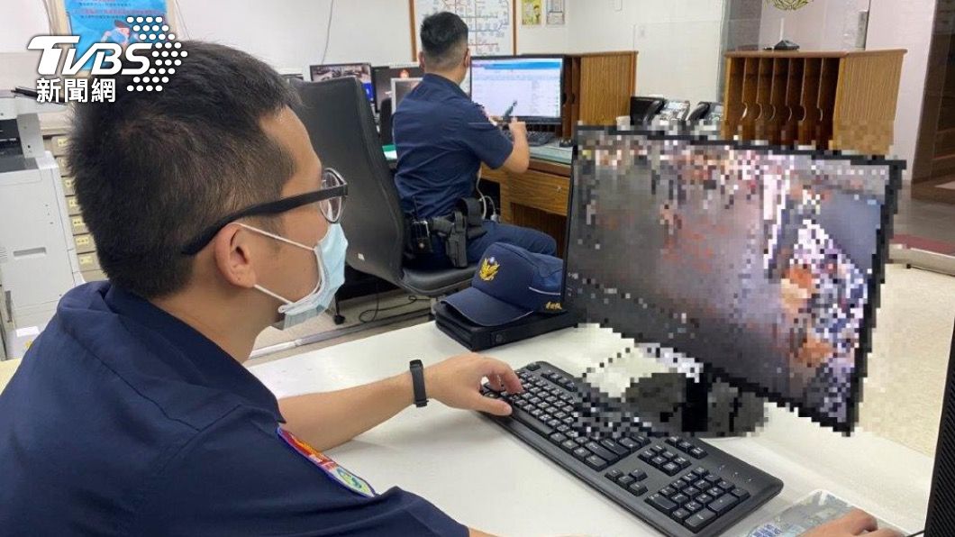 捷警調閱相關監視器影像。(圖/TVBS)