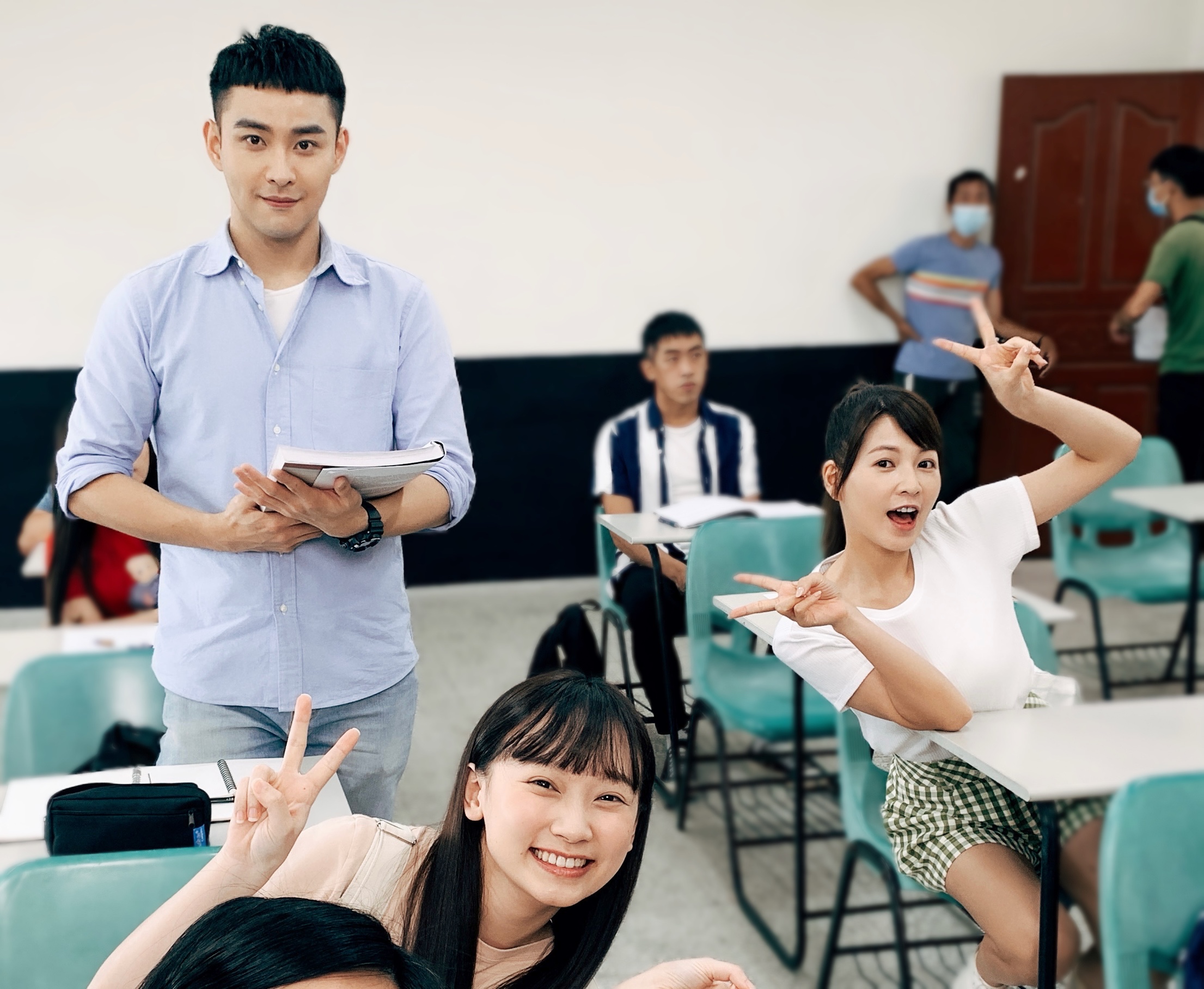 潘柏希、謝京穎跟吳鈺萱飾演同學。(圖/民視提供)