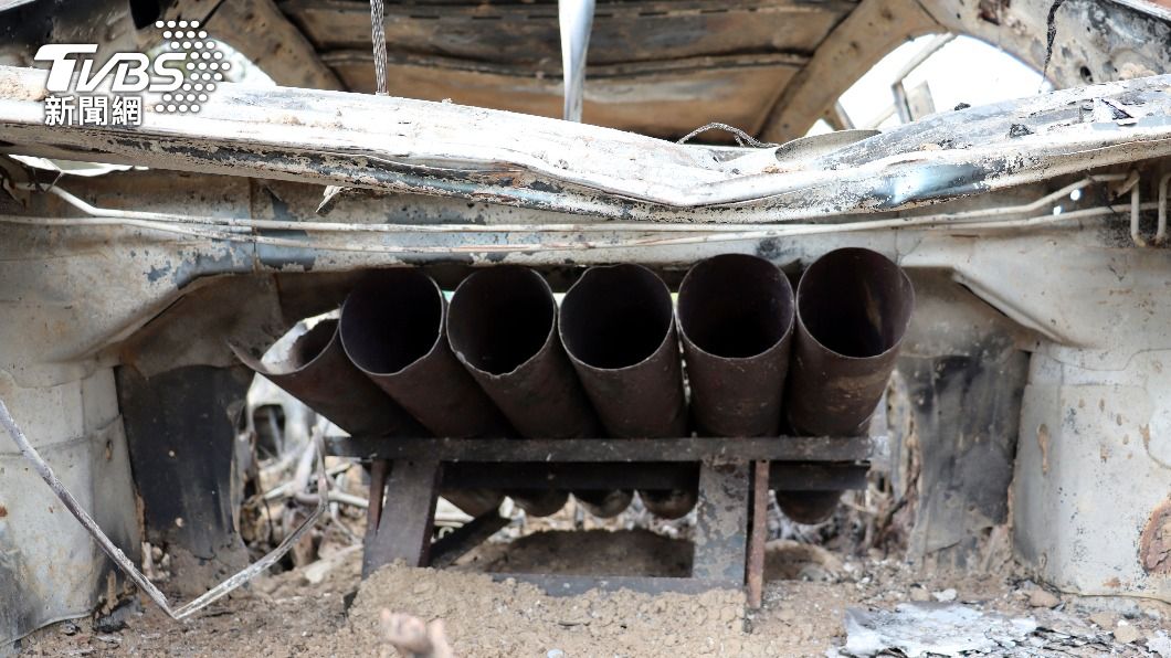 改裝在車輛後座的火箭砲發射管。（圖／達志影像美聯社）