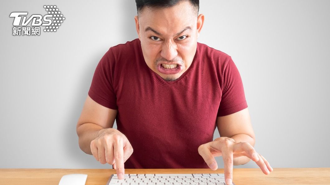 兩男子在臉書上引起糾紛。（示意圖／shutterstock達志影像）