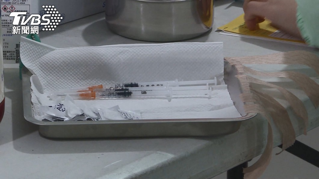 新北32校逾4萬學生續打BNT 約2成接種後不適應