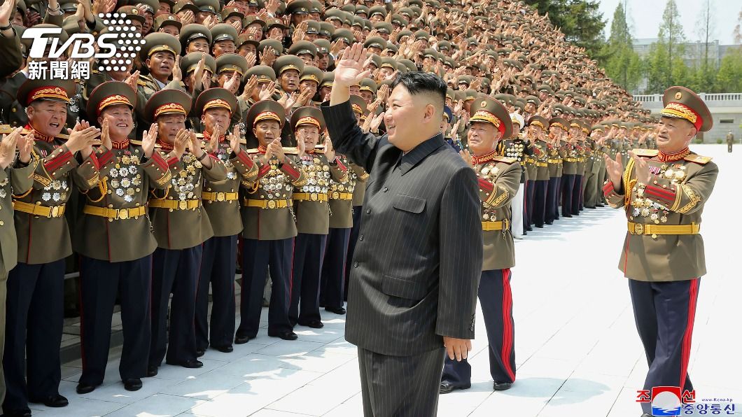 圖為金正恩先前閱軍畫面。(示意圖/達志影像美聯社)