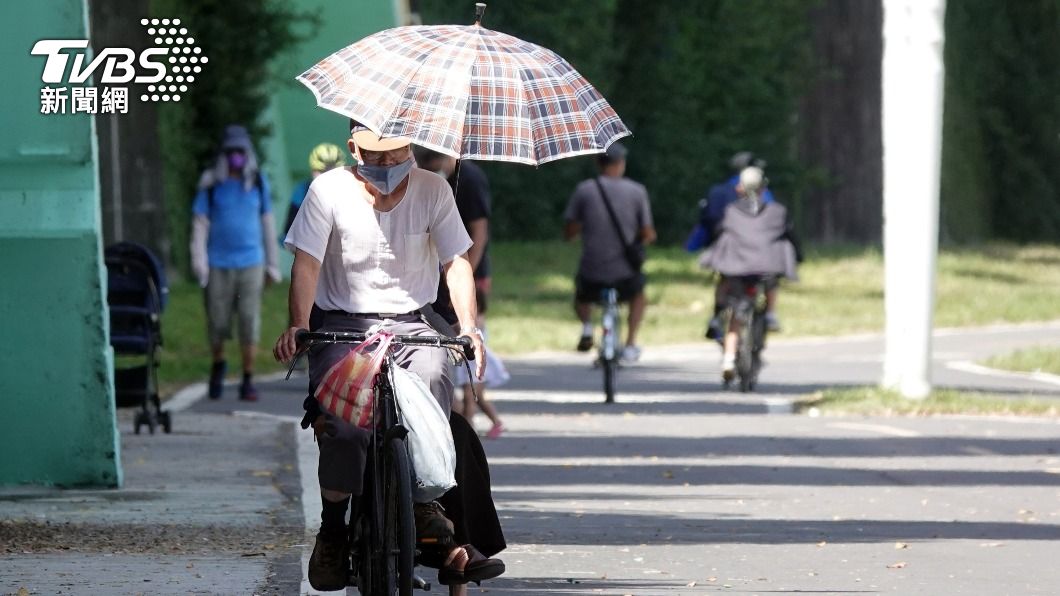 白天晴朗炎熱　午後山區及中南部注意較大雨勢