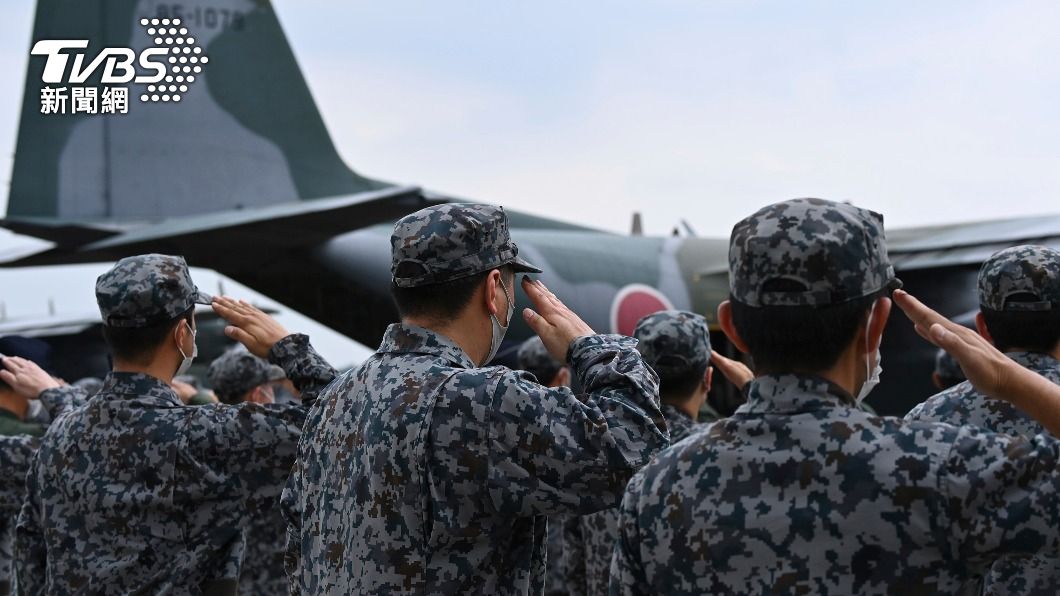 日本自衛隊派出三架運輸機協助撤僑。(圖/達志影像美聯社)