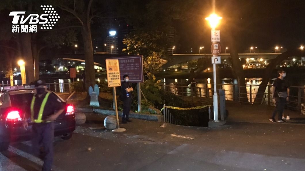 情侶碧潭夜釣 草叢飄惡臭驚見女性白骨腐屍
