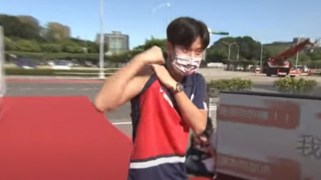 台灣蝶王王冠閎。(圖/總統府提供)
