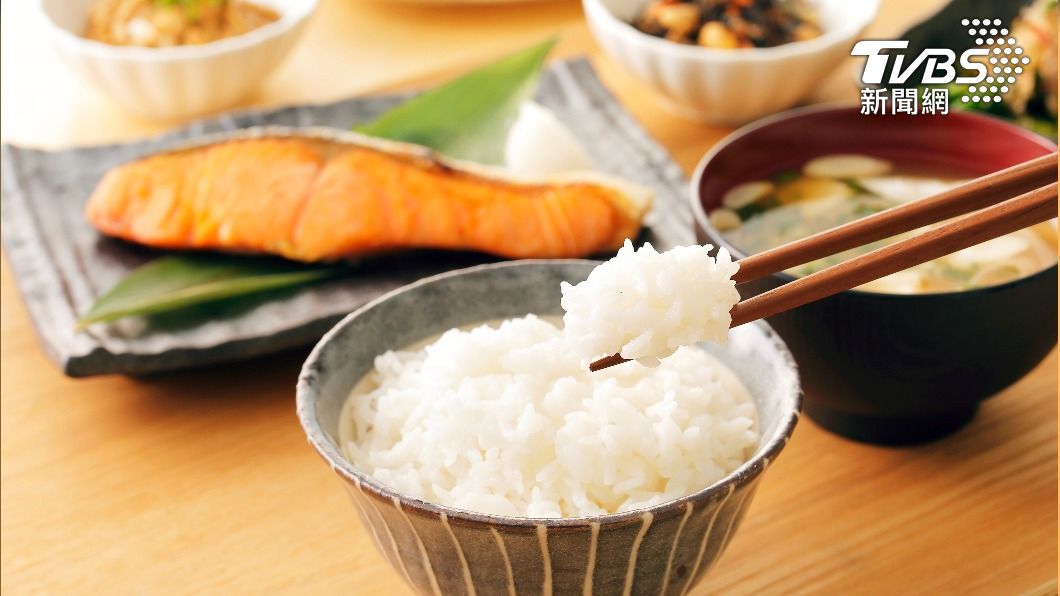 台灣人傳統飲食白飯配菜,相當不利於減重。(示意圖/shutterstock達志影像)