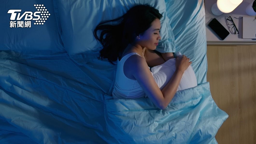 許多研究發現,睡眠不足與體重上升有關。(示意圖/shutterstock達志影像)