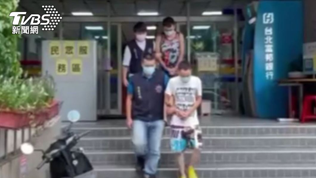 警方依規定將兩人移送法辦。(圖/TVBS)